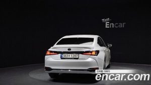 Lexus ES Executive 2025 года из Южной Кореи