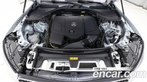 Mercedes-Benz GLC-Class GLC300 4MATIC Avantgarde 2025 года из Южной Кореи