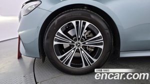 Mercedes-Benz E-Class E200 Avantgarde 2025 года из Южной Кореи