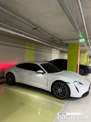 Porsche Taycan Base 2023 года из Южной Кореи