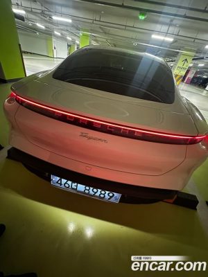 Porsche Taycan Base 2023 года из Южной Кореи