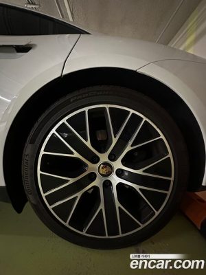 Porsche Taycan Base 2023 года из Южной Кореи