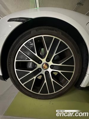 Porsche Taycan Base 2023 года из Южной Кореи