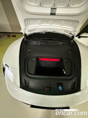 Porsche Taycan Base 2023 года из Южной Кореи