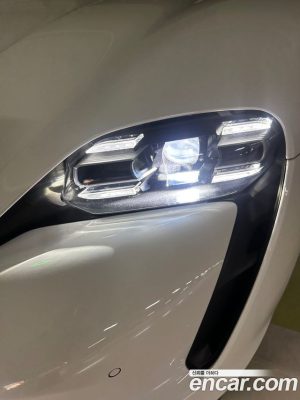 Porsche Taycan Base 2023 года из Южной Кореи