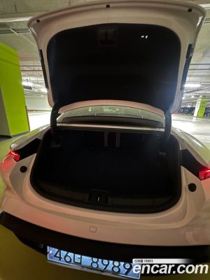 Porsche Taycan Base 2023 года из Южной Кореи