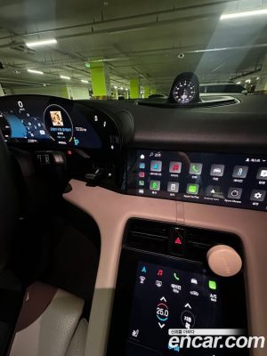 Porsche Taycan Base 2023 года из Южной Кореи
