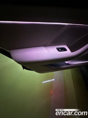 Porsche Taycan Base 2023 года из Южной Кореи