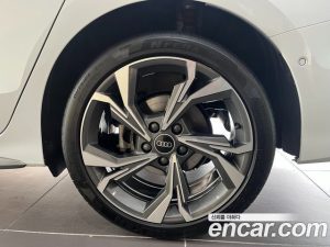 Audi A3 40 TFSI Premium 2025 года из Южной Кореи