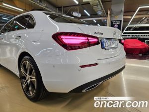 Mercedes-Benz A-Class A220 SEDAN 2025 года из Южной Кореи