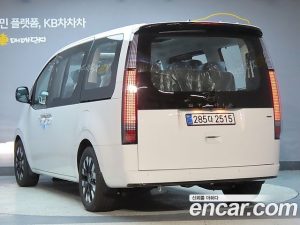 Hyundai Staria 4WD Lounge 9-Seater 2025 года из Южной Кореи
