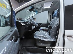 Hyundai Staria 4WD Lounge 9-Seater 2025 года из Южной Кореи