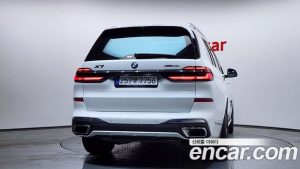 BMW X7 xDrive 40i M Sport 6 2024 года из Южной Кореи