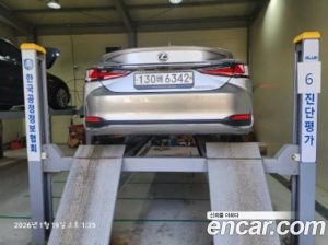 Lexus ES Luxury Plus 2023 года из Южной Кореи