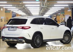 Mercedes-Benz GLC-Class GLC300 4MATIC AMG Line 2023 года из Южной Кореи