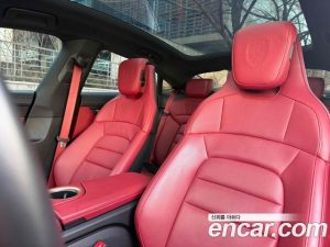 Porsche Taycan 4S 2024 года из Южной Кореи