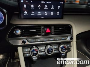 Genesis G70 Бензин 2.0T 4WD 2024 года из Южной Кореи