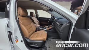 Renault-KoreaSamsung QM6 2.0 GDe RE Signature 2WD 2022 года из Южной Кореи