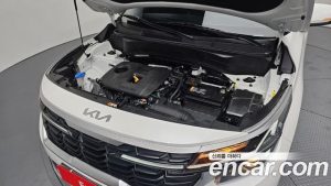 Kia Seltos Бензин 2.0 2WD 2025 года из Южной Кореи