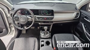 Kia Seltos Бензин 2.0 2WD 2025 года из Южной Кореи