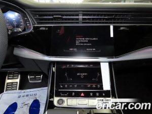 Audi Q8 50 TDI 4WD Premium 2026 года из Южной Кореи