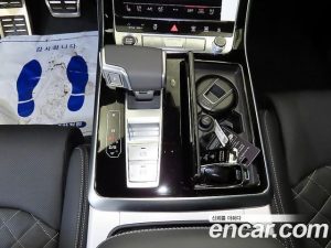 Audi Q8 50 TDI 4WD Premium 2026 года из Южной Кореи