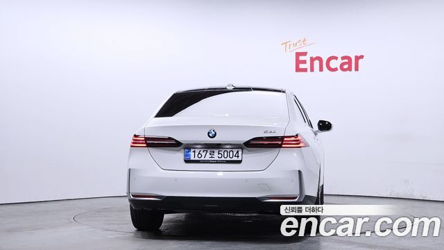 41372596_004.jpg BMW 5-Series 520i 2025 года из Южной Кореи