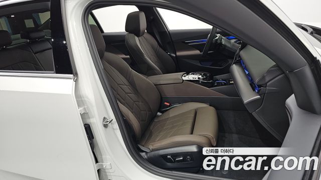 41372596_010.jpg BMW 5-Series 520i 2025 года из Южной Кореи