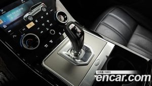 Land Rover Range Rover Evoque P250 SE 2023 года из Южной Кореи