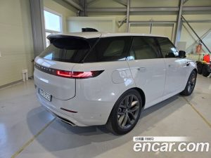 Land Rover Range Rover Sport P550E Dynamic HSE 2025 года из Южной Кореи
