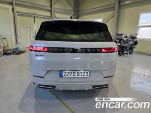 Land Rover Range Rover Sport P550E Dynamic HSE 2025 года из Южной Кореи