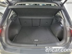 Volkswagen Tiguan 2.0 TDI Prestige 2023 года из Южной Кореи