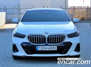 BMW 5-Series 520i M Sport 2024 года из Южной Кореи