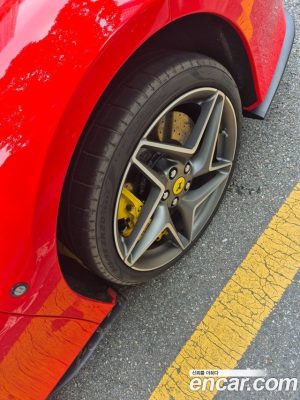 Ferrari F8 3.9 V8 2022 года из Южной Кореи