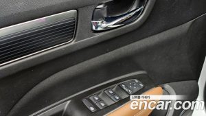 Renault-KoreaSamsung QM6 2.0 LPe RE Signature 2WD 2023 года из Южной Кореи