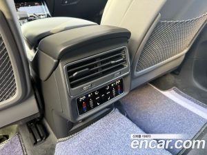 Audi Q8 55 TFSI 4WD Premium 2025 года из Южной Кореи