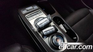 Genesis GV70 2.5T Бензин 2WD 2024 года из Южной Кореи