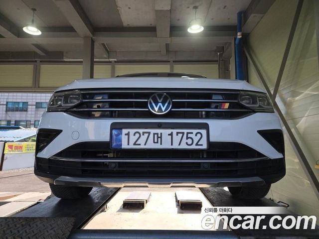 Volkswagen Tiguan 2.0 TDI 4 Prestige 2023 года из Кореи